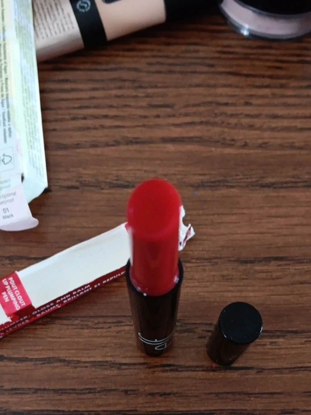 e.l.f. Pout Clout Lip Plumping Pen - Red